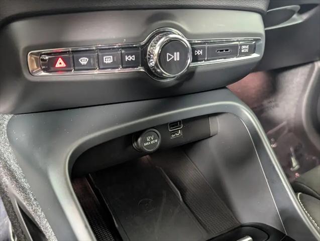 2021 Volvo XC40 T5 R-Design