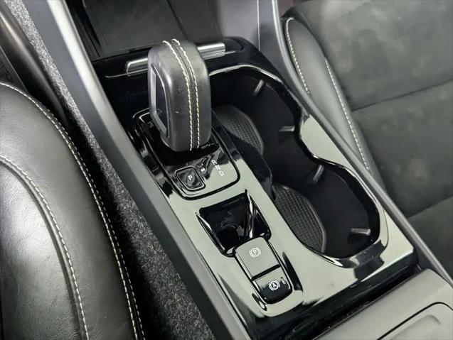 2021 Volvo XC40 T5 R-Design