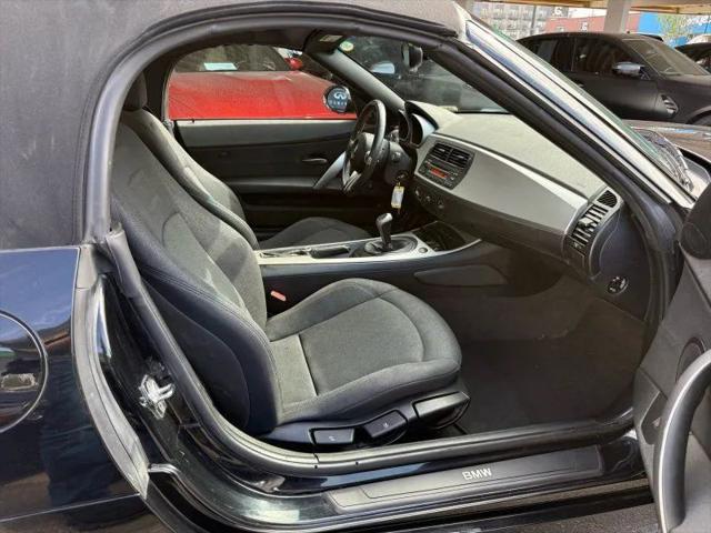 2006 BMW Z4 3.0i