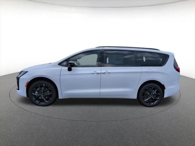 2027 Chrysler Pacifica Limited AWD
