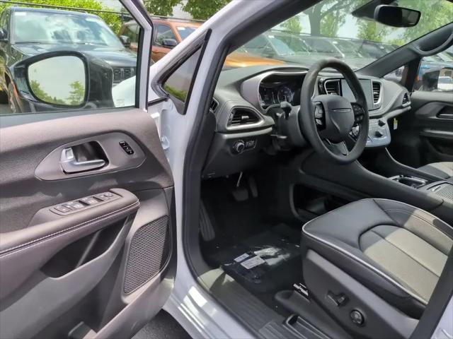2027 Chrysler Pacifica Limited AWD