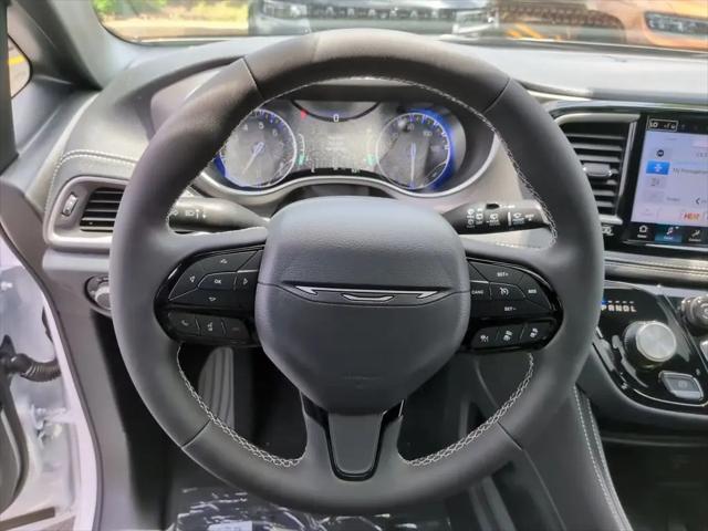 2027 Chrysler Pacifica Limited AWD
