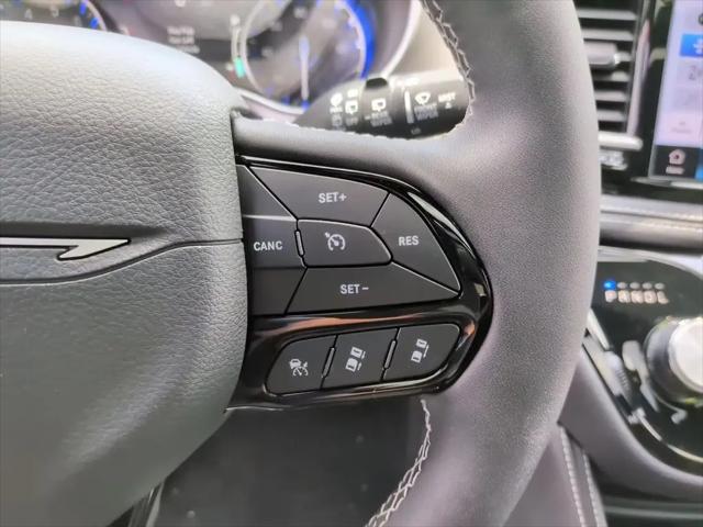 2027 Chrysler Pacifica Limited AWD