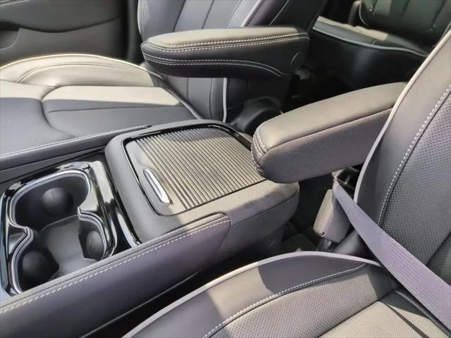 2027 Chrysler Pacifica Limited AWD