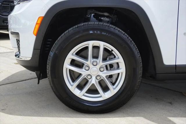 2024 Jeep Grand Cherokee L Laredo 4x4