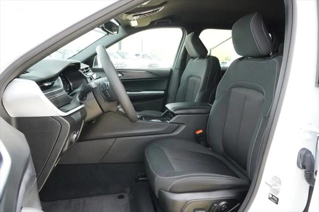2024 Jeep Grand Cherokee L Laredo 4x4