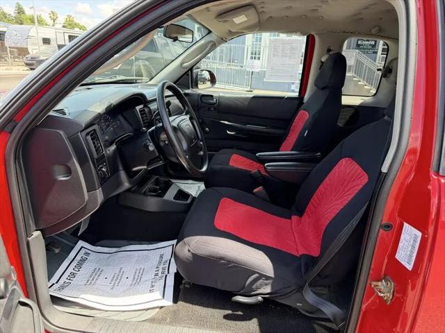 2004 Dodge Dakota Base