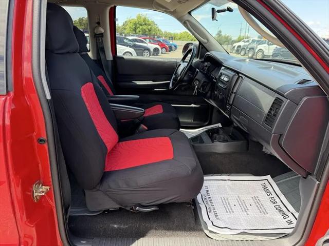 2004 Dodge Dakota Base