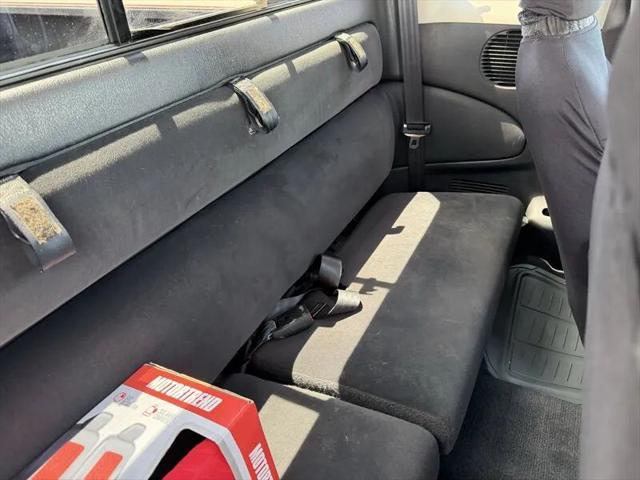 2004 Dodge Dakota Base