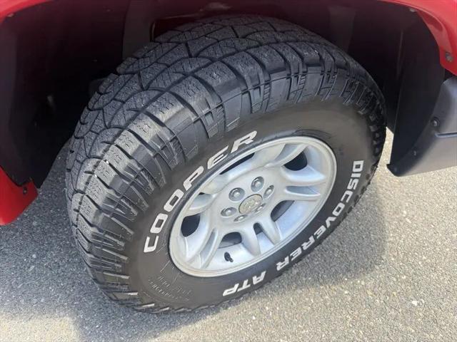 2004 Dodge Dakota Base