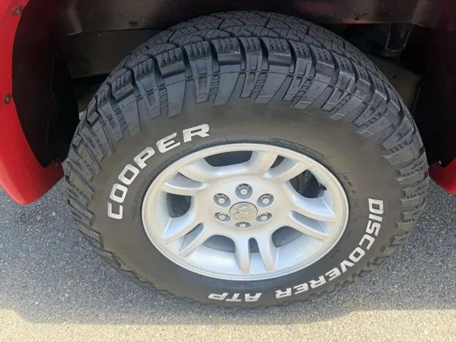 2004 Dodge Dakota Base