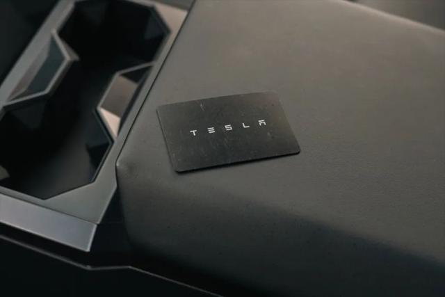 2024 Tesla Cybertruck All-Wheel Drive