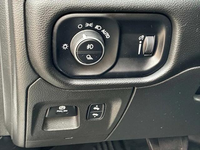 2023 Ram 1500 Big Horn Crew Cab 4x4 5'7" Box