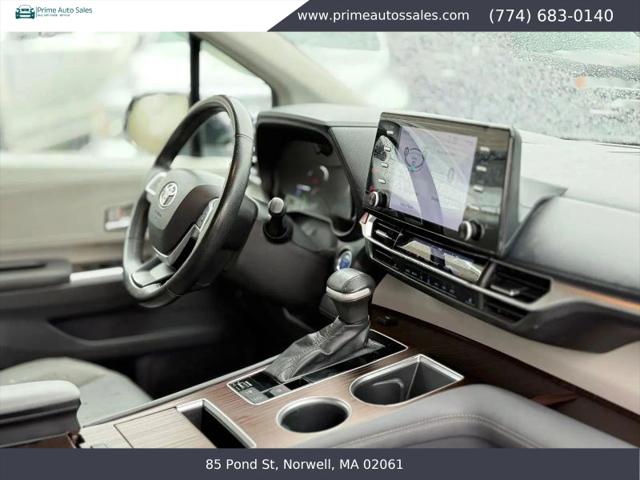 2022 Toyota Sienna XLE