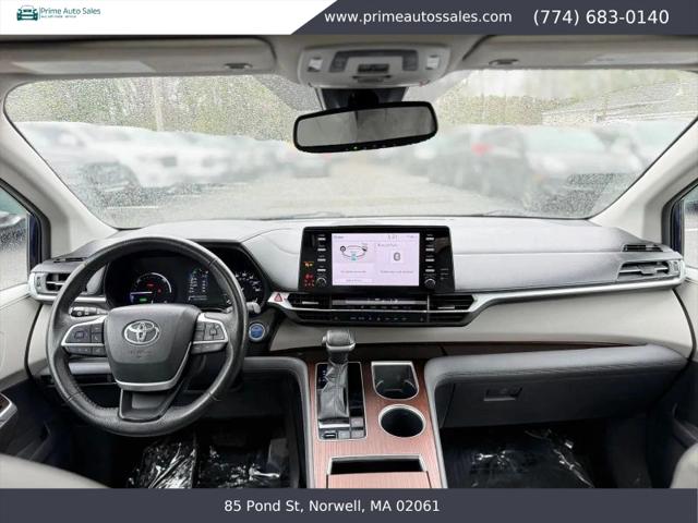 2022 Toyota Sienna XLE