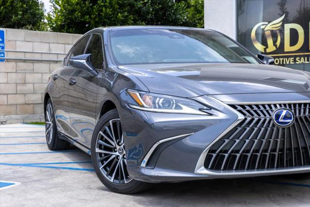 2022 Lexus ES 300h 300h