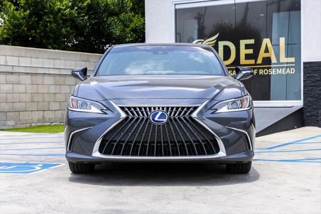 2022 Lexus ES 300h 300h