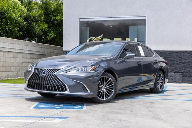 2022 Lexus ES 300h 300h