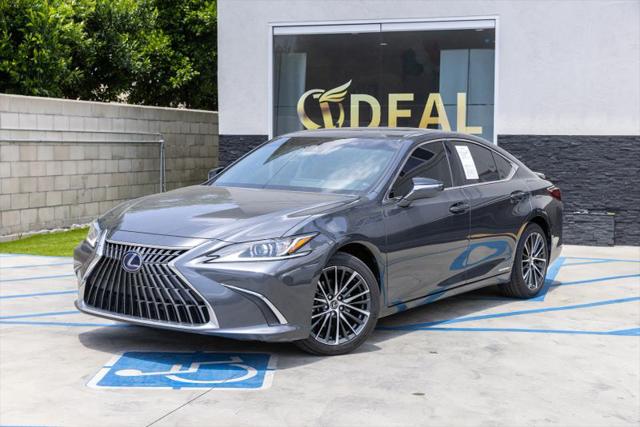 2022 Lexus ES 300h 300h