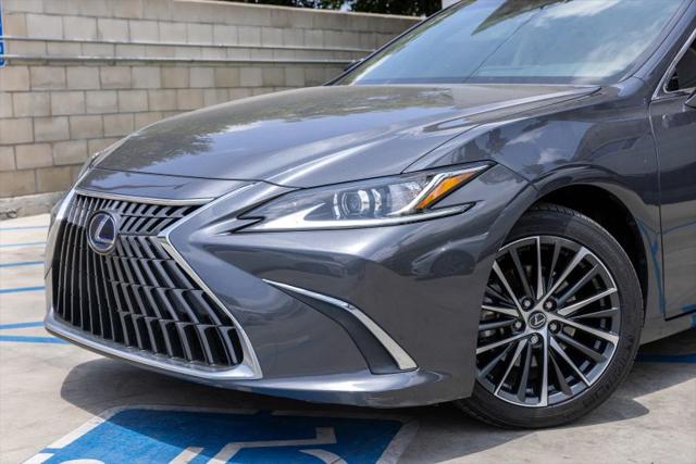 2022 Lexus ES 300h 300h