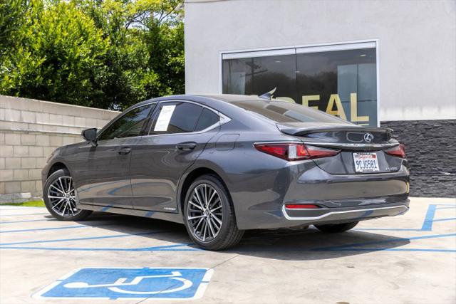 2022 Lexus ES 300h 300h