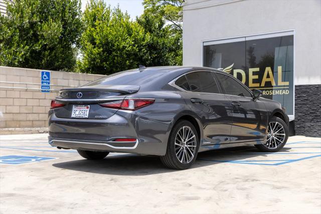 2022 Lexus ES 300h 300h