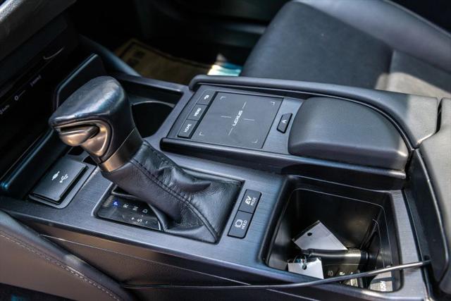 2022 Lexus ES 300h 300h
