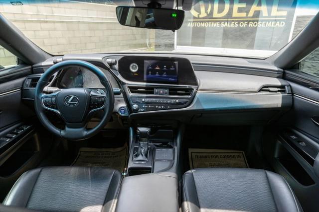 2022 Lexus ES 300h 300h