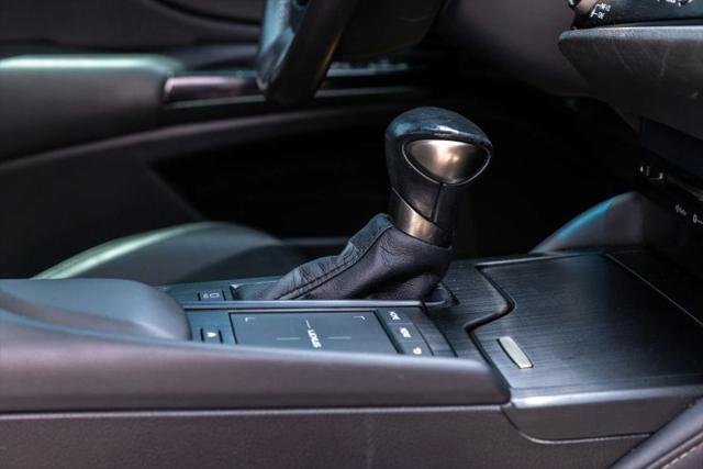 2022 Lexus ES 300h 300h