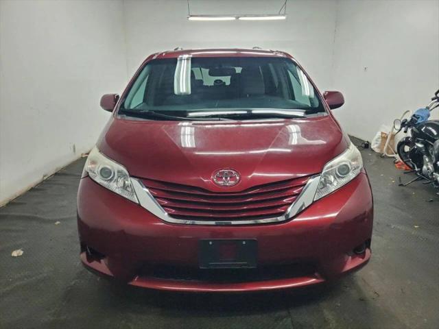 2015 Toyota Sienna LE 7 Passenger