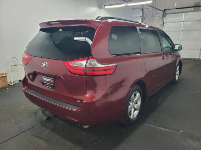 2015 Toyota Sienna LE 7 Passenger