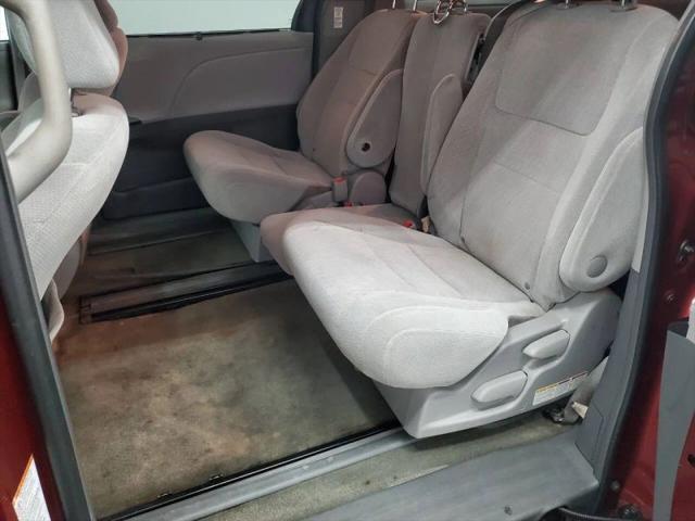 2015 Toyota Sienna LE 7 Passenger