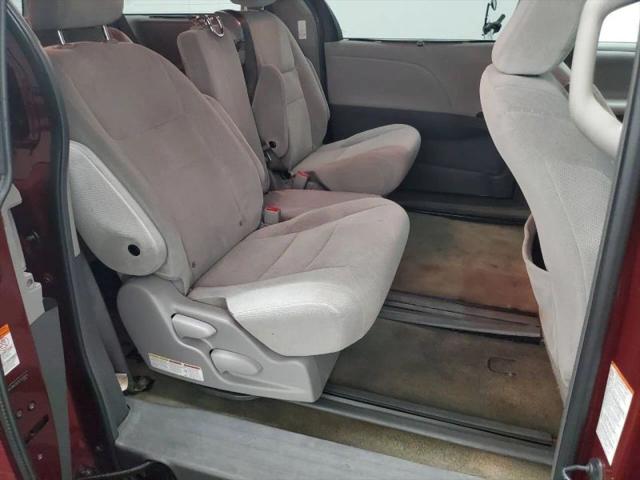 2015 Toyota Sienna LE 7 Passenger