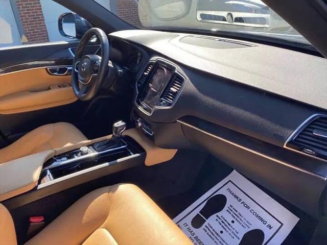 2017 Volvo XC90 T6 Momentum