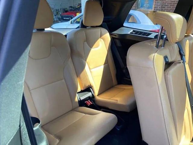 2017 Volvo XC90 T6 Momentum