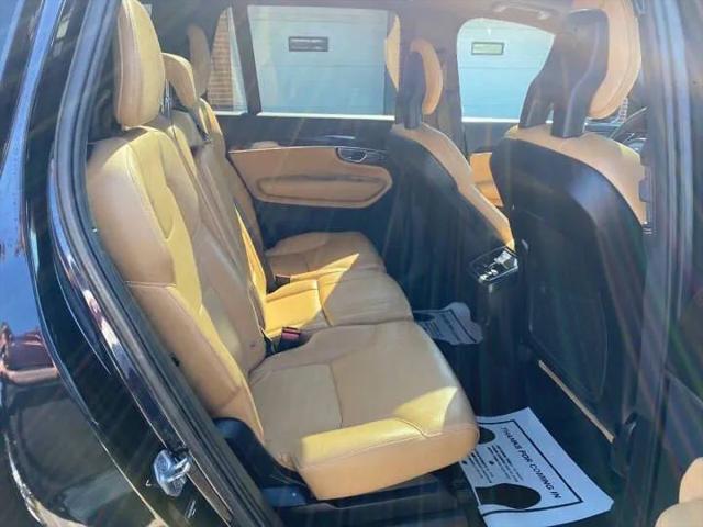 2017 Volvo XC90 T6 Momentum