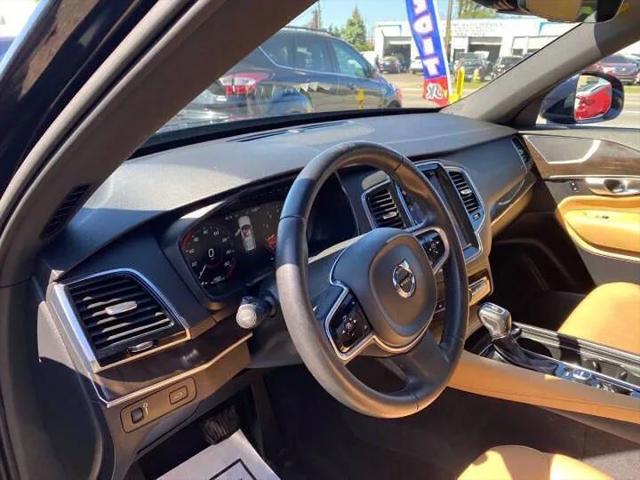 2017 Volvo XC90 T6 Momentum