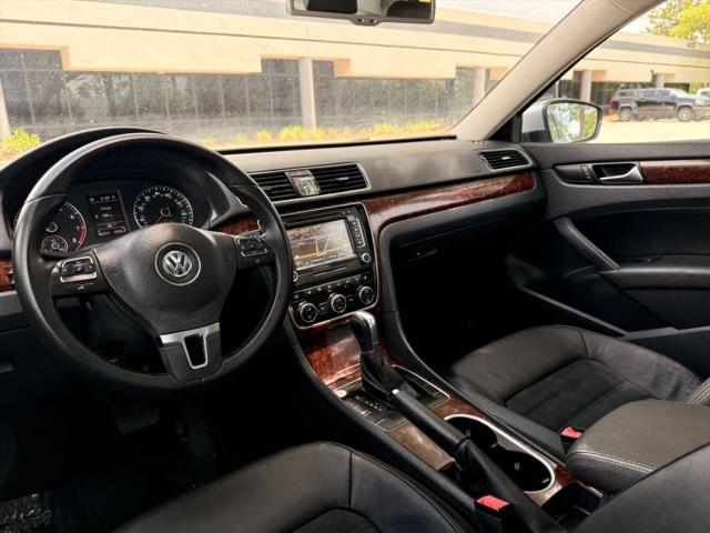 2013 Volkswagen Passat 2.5L SEL Premium