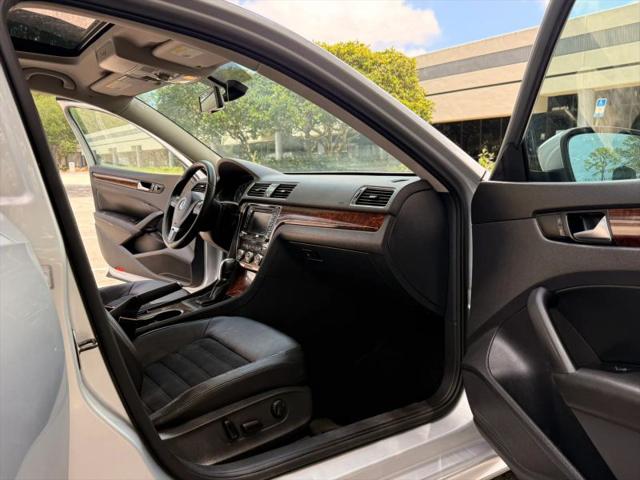 2013 Volkswagen Passat 2.5L SEL Premium
