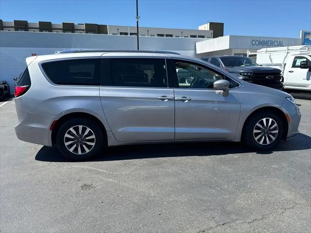 2021 Chrysler Pacifica Hybrid Touring L