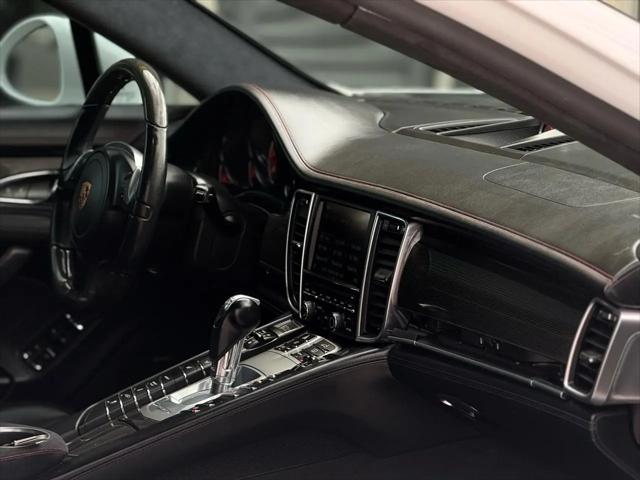 2015 Porsche Panamera GTS