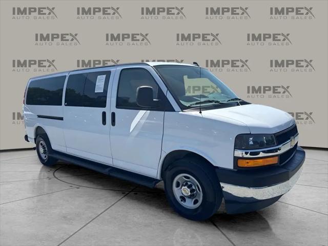 2025 Chevrolet Express Passenger RWD 3500 Extended Wheelbase LT