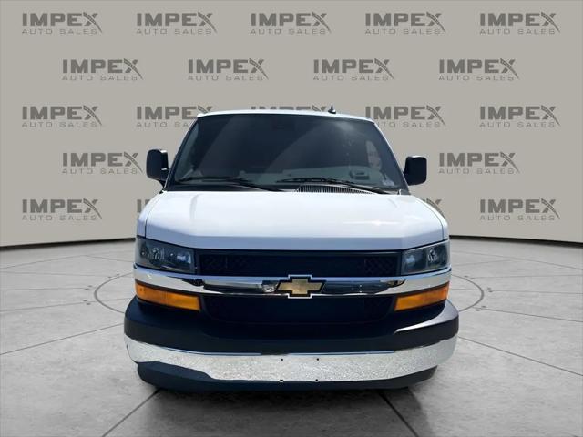 2025 Chevrolet Express Passenger RWD 3500 Extended Wheelbase LT