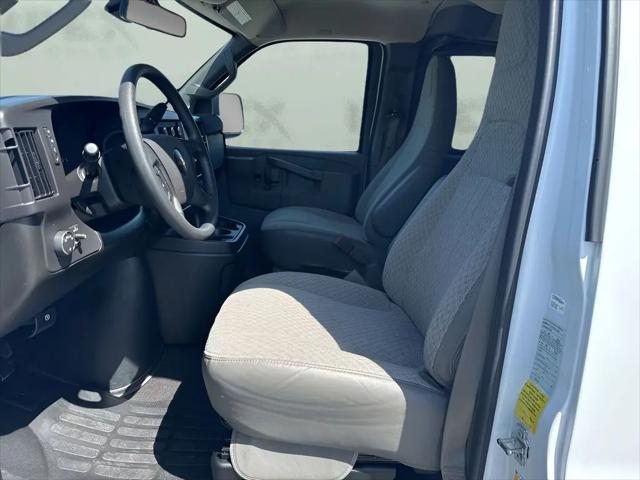 2025 Chevrolet Express Passenger RWD 3500 Extended Wheelbase LT