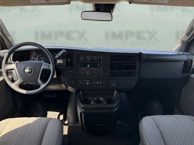 2025 Chevrolet Express Passenger RWD 3500 Extended Wheelbase LT