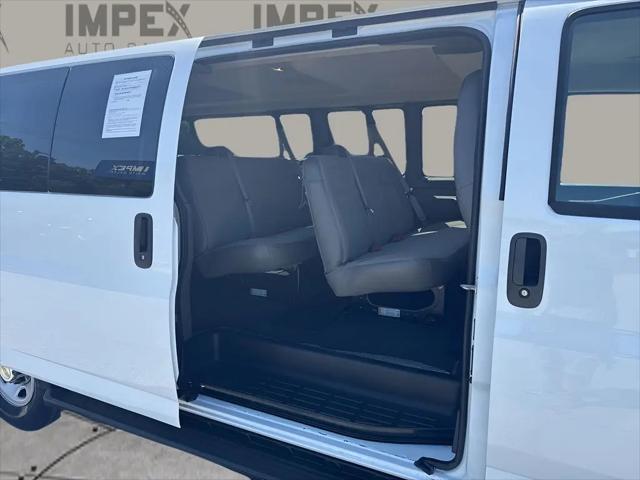 2025 Chevrolet Express Passenger RWD 3500 Extended Wheelbase LT
