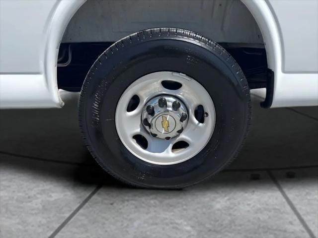 2025 Chevrolet Express Passenger RWD 3500 Extended Wheelbase LT