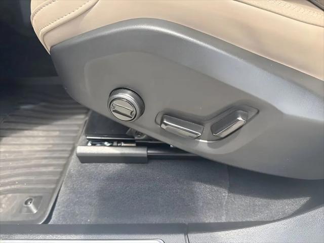 2026 Volvo XC90 Plus, B6 AWD Gas (mild hybrid), Gasoline, Bright, 7 Seats