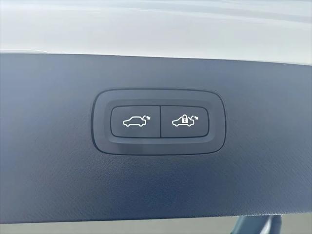 2026 Volvo XC90 Plus, B6 AWD Gas (mild hybrid), Gasoline, Bright, 7 Seats