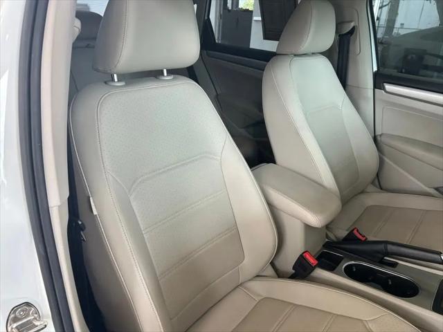 2022 Volkswagen Passat 2.0T SE